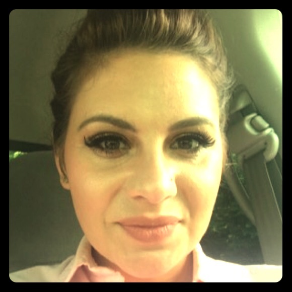 Meet your Posher, Courtney - Picture 1 of 1